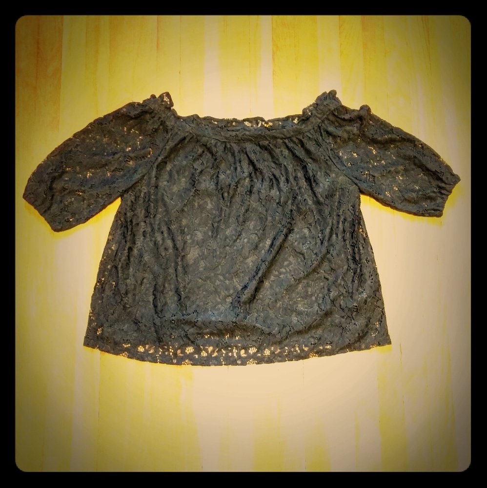 *Sold*Off the shoulder lace top